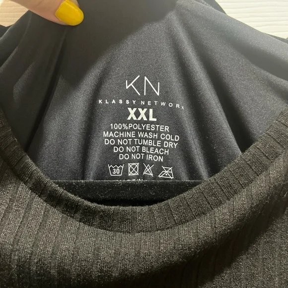 NWT Klassy Network Black Ribbed Short Sleeve Top - Picture 2 of 4